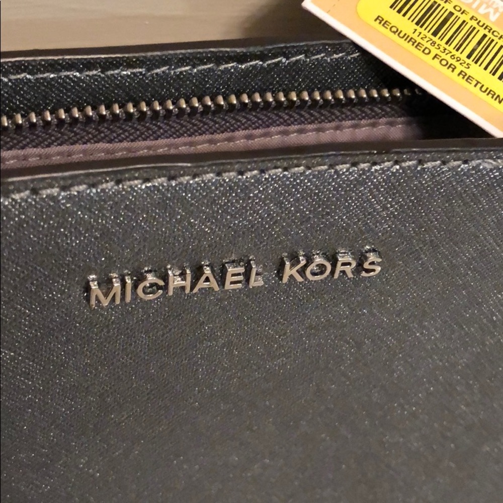 Crossbody - Picture 2 of 6